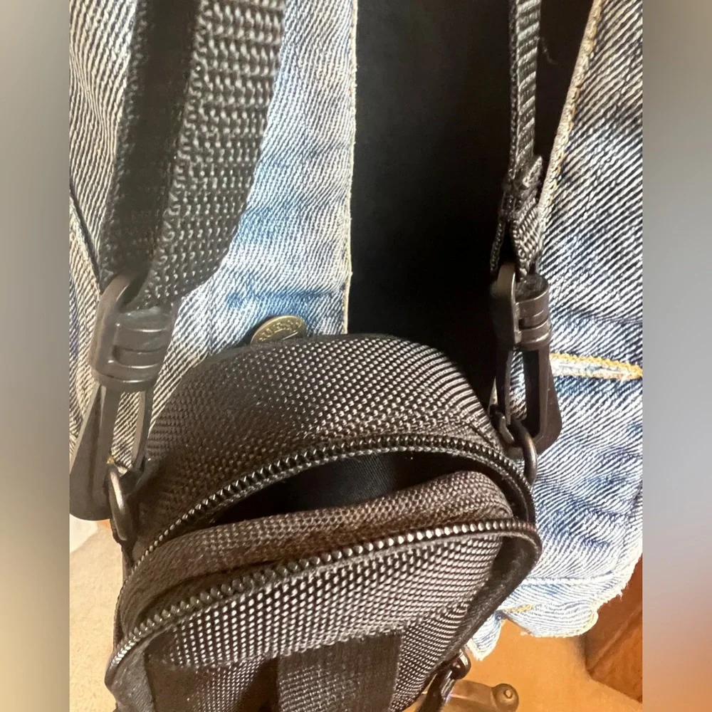 EUC Sony crossbody camera bag black